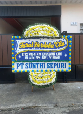 Papan Bunga Duka di Balongbendo