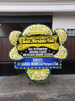 Papan Bunga Duka di Balongbendo