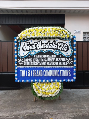 Papan Bunga Duka di Balongbendo